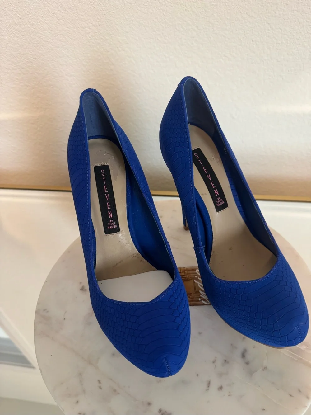Steven by Steve Madden Electric Blue Textured Round-Toe Pumps - SIZE: 8 M